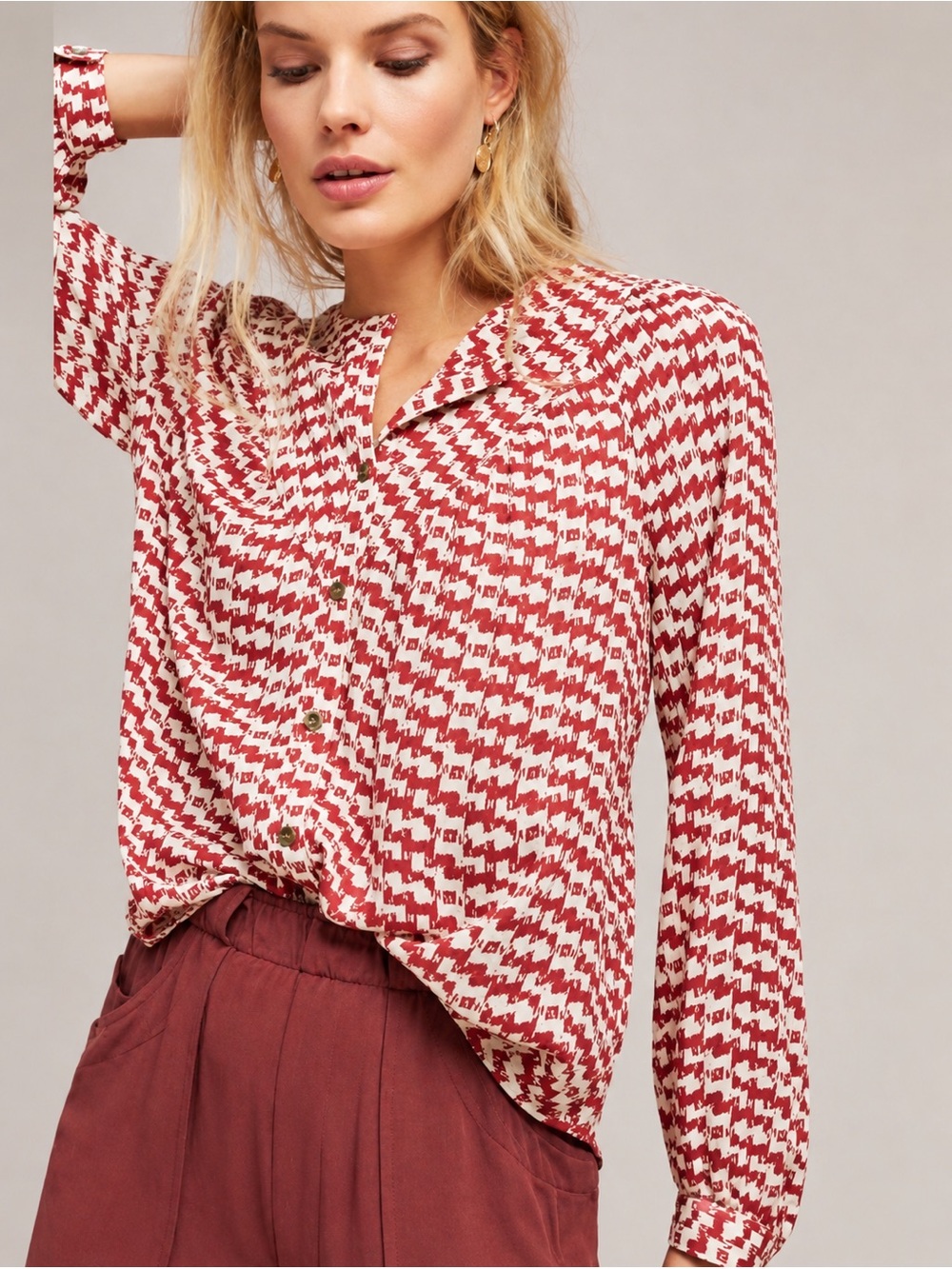 Maeve Anthropologie Red White Printed Blouse Women’s Small Boho Button Front Top